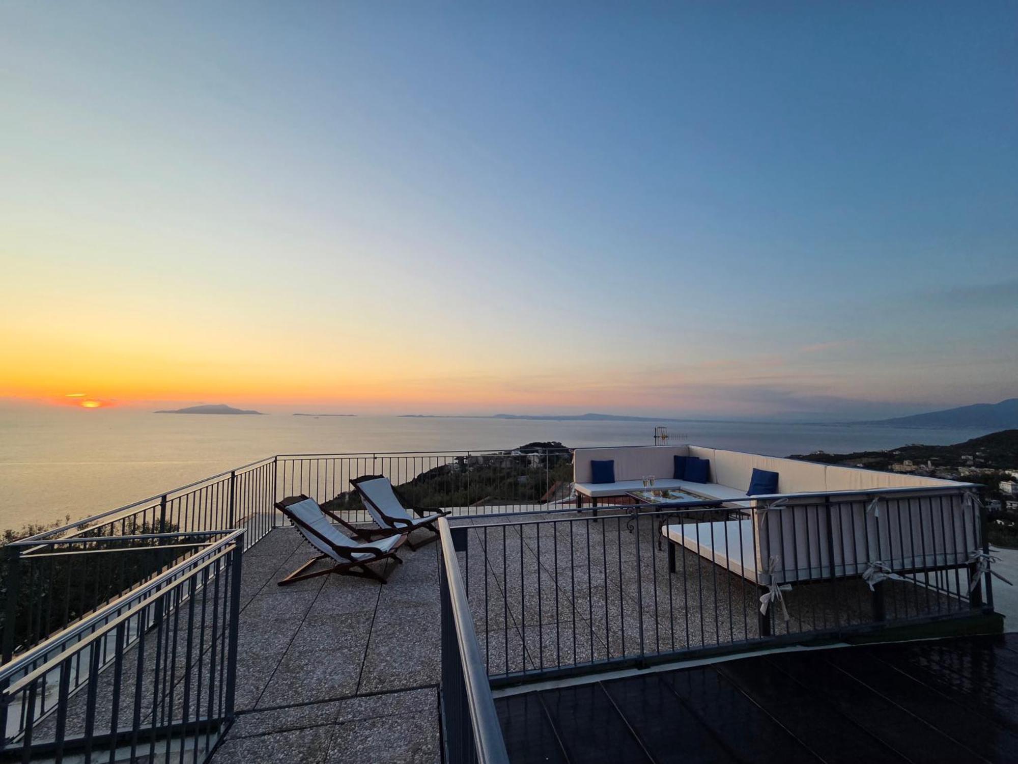 マッサ・ルブレンセ Sun & Relax, Relaxing Location With Seaviewヴィラ エクステリア 写真