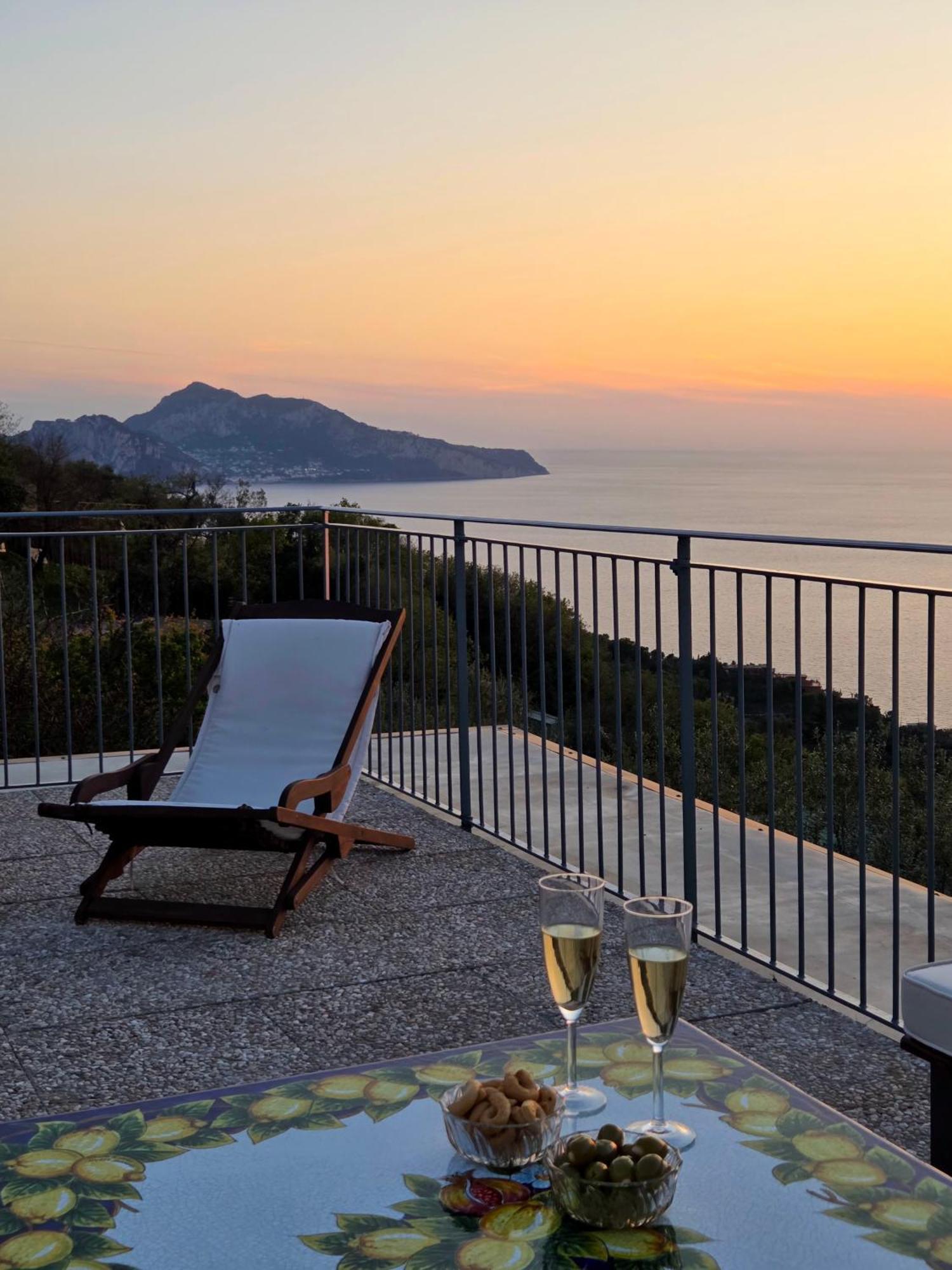 マッサ・ルブレンセ Sun & Relax, Relaxing Location With Seaviewヴィラ エクステリア 写真